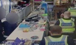 中古店拆包被爆料视频,揭秘古董市场惊人真相